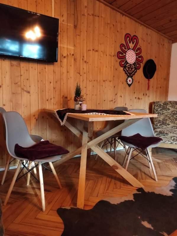 Chałpa na skarpie Villa Meszna Exteriör bild